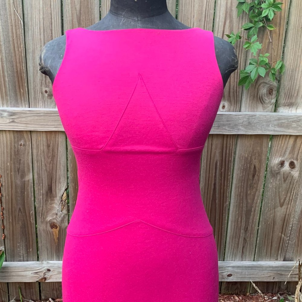 Diane Von Furstenberg, Fushia Sheath Dress, size 0 - Picture 8 of 15